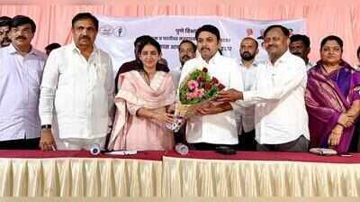 Three corner contest for Pune graduates, Sena relents makes teachers poll between BJP and Cong