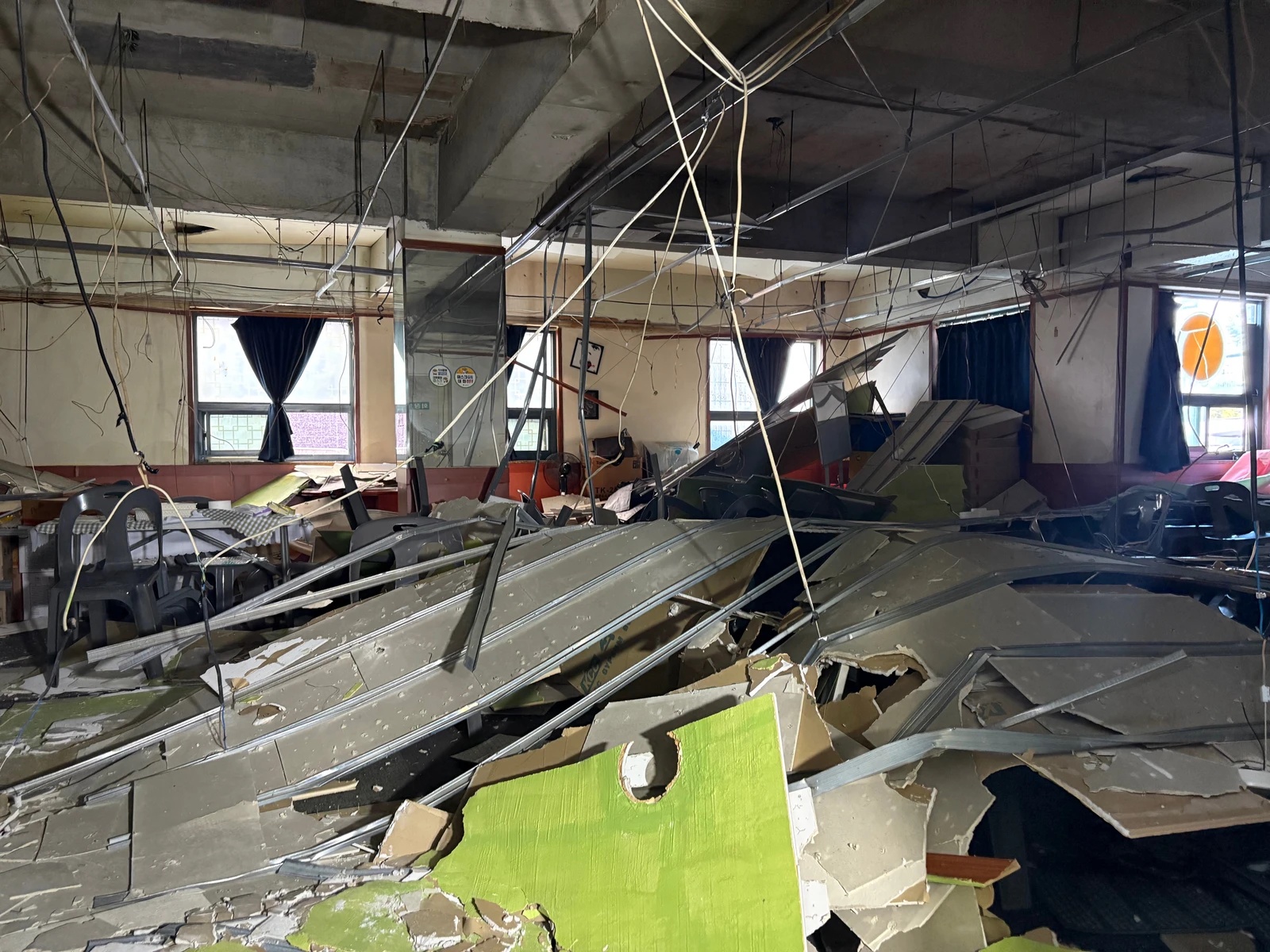 At least 38 people hurt after supermarket ceiling collapses in South Korea’s Daegu city