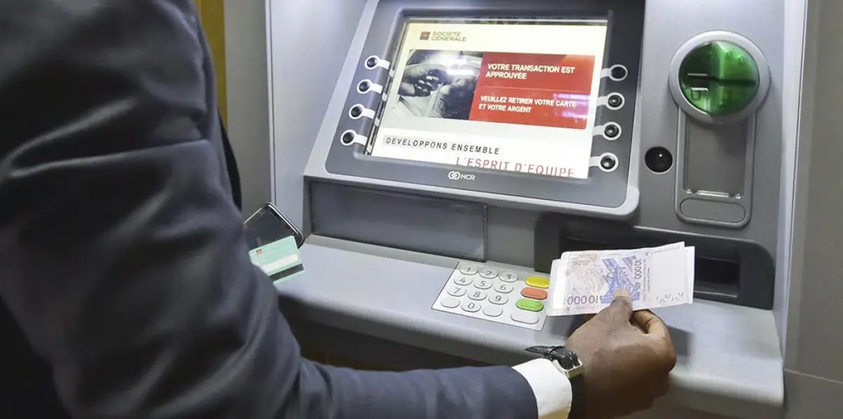 Côte d’Ivoire : des banques sanctionnées pour des prélèvements abusifs et d’autres manquements