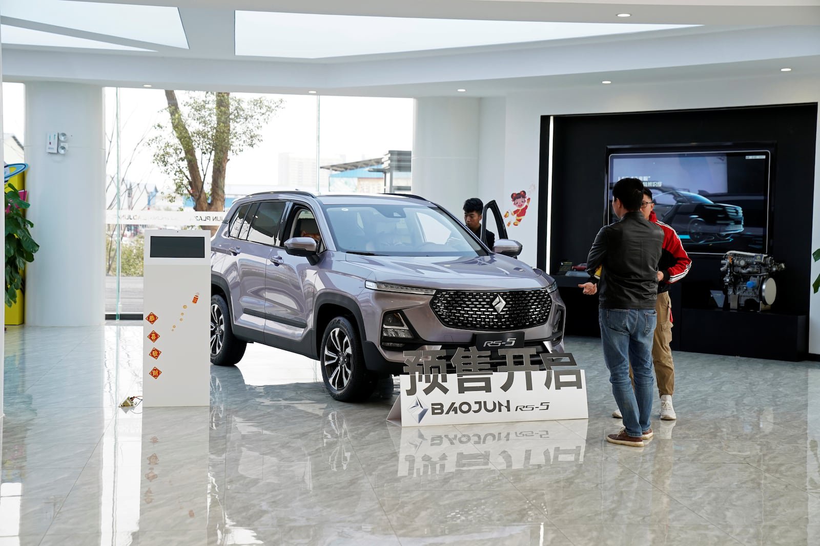 China’s domestic car sales expected to rise 2% in 2027