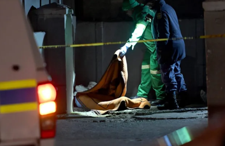 One Killed and Another Airlifted After Armed 55-Year-Old Allegedly Holds People Hostage on Mpumalanga Farm – Suspect Shoots Victim and Himself During Police Negotiations