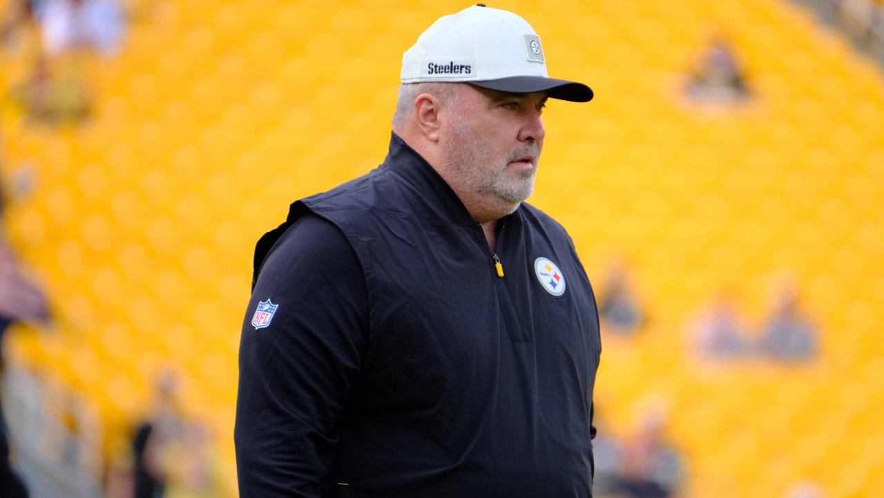 Mike McCarthy Makes Major Adjustment to Steelers DC’s Play-Calling During Colts Game After T.J. Watt’s Outburst