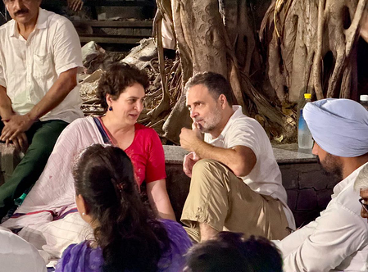 FIR against Rahul, Priyanka Gandhi, supporters for alleged forcible entry into Akashvani Bhawan