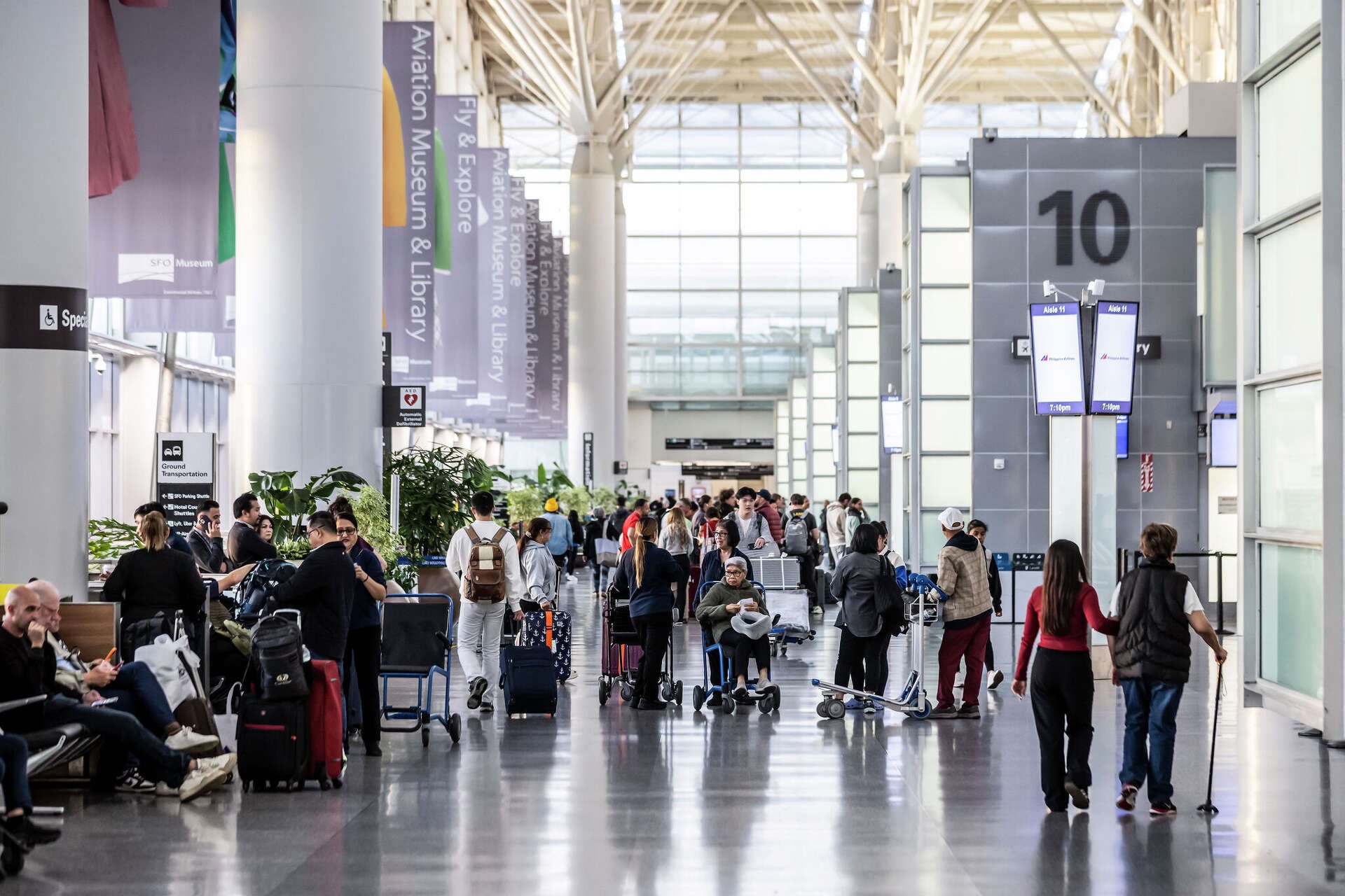 Fleet Week air show blamed for hundreds of flight delays at SFO