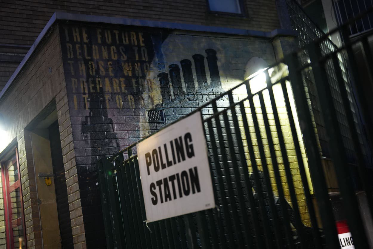 Polls close in by-election to replace Keir Starmer as Holborn and St Pancras MP