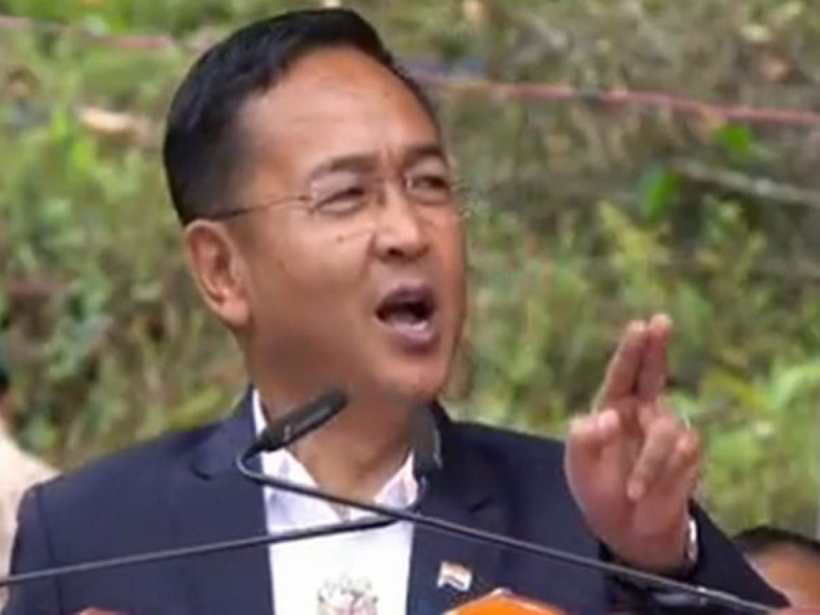 Sikkim CM Tamang chairs cabinet meeting, hails PM Modi’s 25 years of leadership