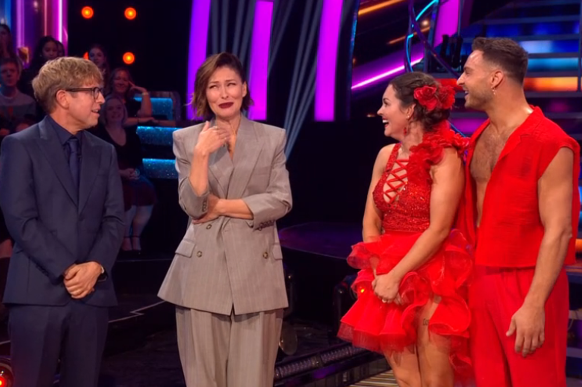 Strictly fans spot ‘awkward’ moment between presenters as they issue demand