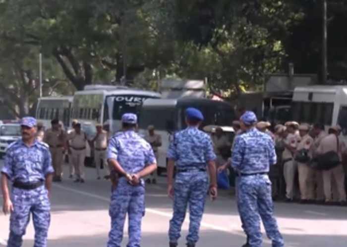 Section 163 Imposed Across New Delhi; Several Metro Station Gates Closed Ahead of Jantar Mantar Protest