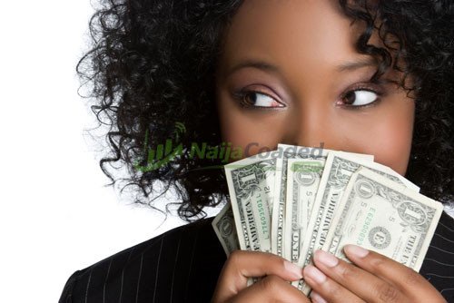 BREAKING: How to Know a Woman Is After Money, Not Love