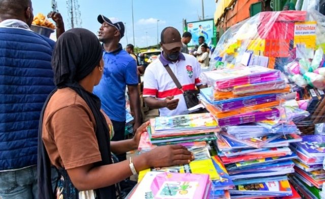 Côte d’Ivoire. «À quoi sert l’uniformisation des manuels si on n’en trouve pas»: première épreuve de la rentée scolaire