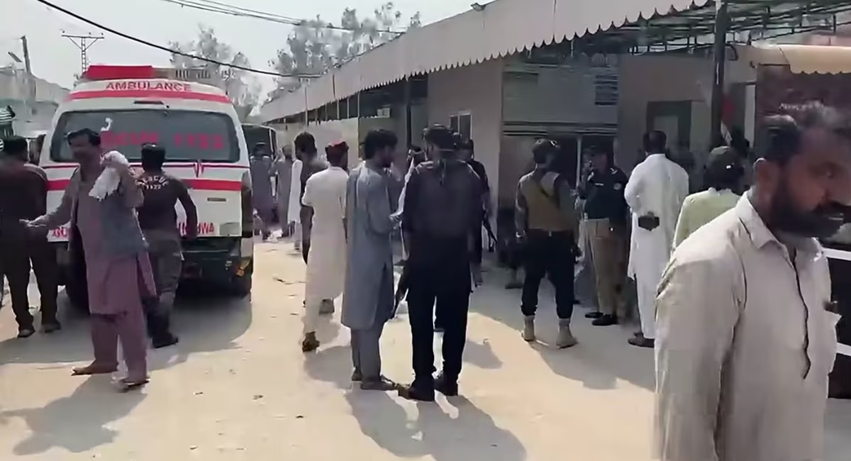 Four Customs officials, traffic policeman martyred in DI Khan firing incidents