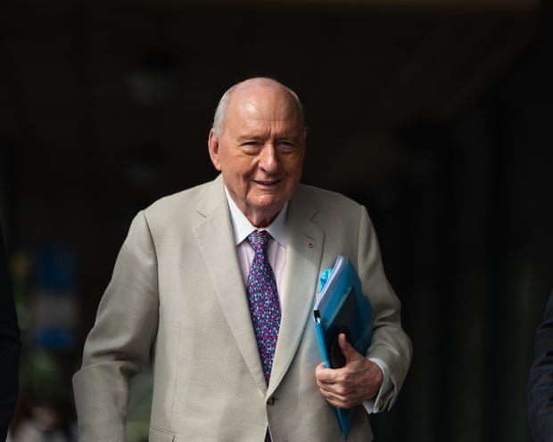 Alan Jones corresponded with 13-year-old who asked for financial help, court hears