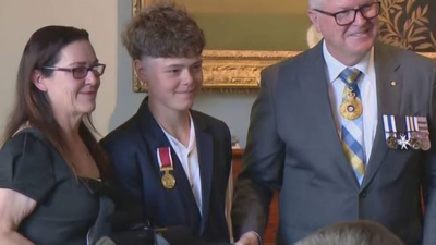 Perth teen Austin Appelbee awarded Clarke Gold medal for heroic 4-hour swim through rough seas to rescue family swept 14km out to sea at Quindalup