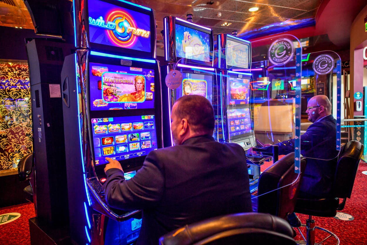 Raising gaming machine tax could put 3,800 casino jobs at risk, report warns