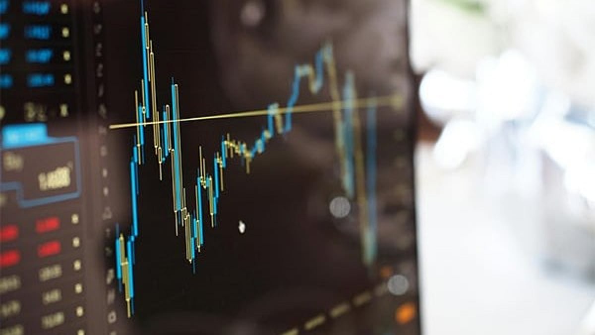 Stock markets fall for second day as elevated oil prices, foreign fund outflows weigh