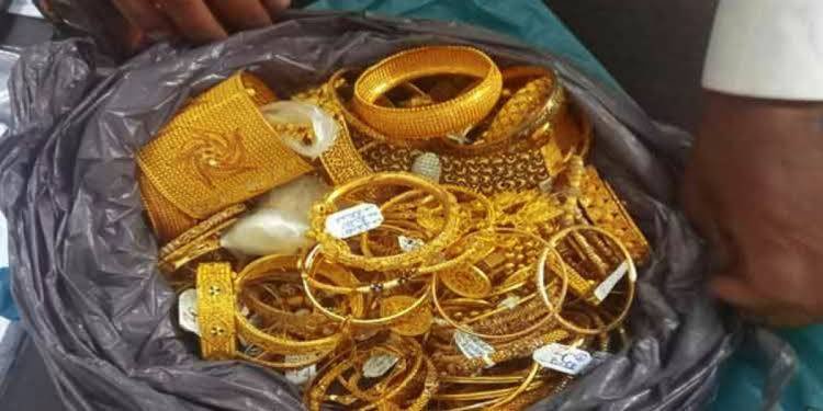 Two women held after 65 tolas of gold stolen from overseas Pakistani’s home
