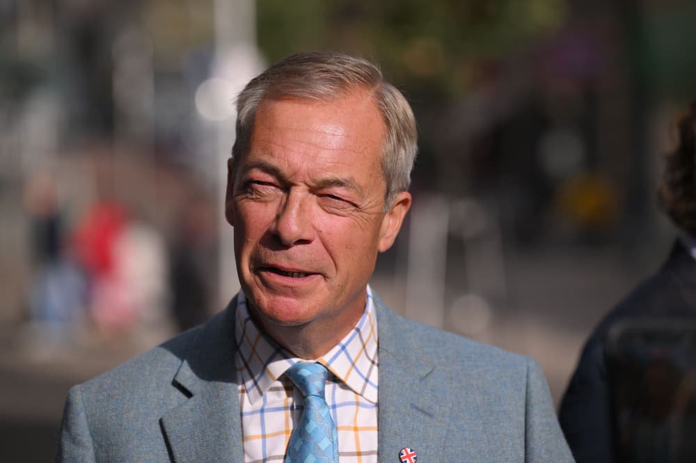 Farage to pledge to suspend asylum system for five years