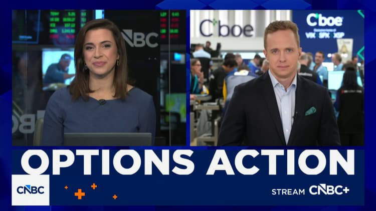A massive trade just happens in surging shares of Snap