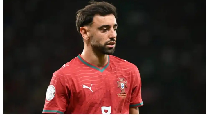 EPL: Carrick takes decision on removing Bruno Fernandes as Man Utd captain