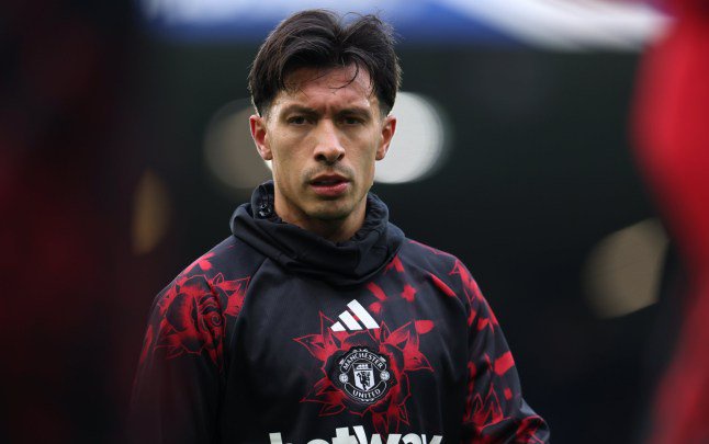 Gary Neville speaks out on Man Utd dressing room ‘tear up’ after Lisandro Martinez outburst