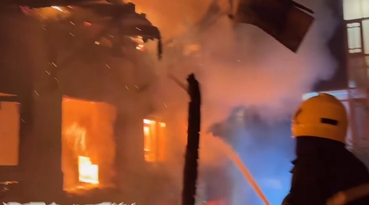 Six Structures Damaged in Anantnag Fire, Firefighter Injured