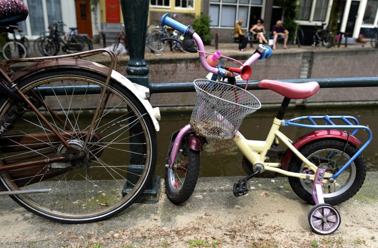 Parents Should Check Amazon Bath Seats and Dressers, Giant Bike Lock Keys, and Avengers Medals in New Recalls