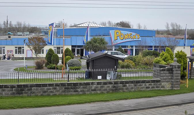 Panic in UK seaside town as Pontins goes another year with zero tourists