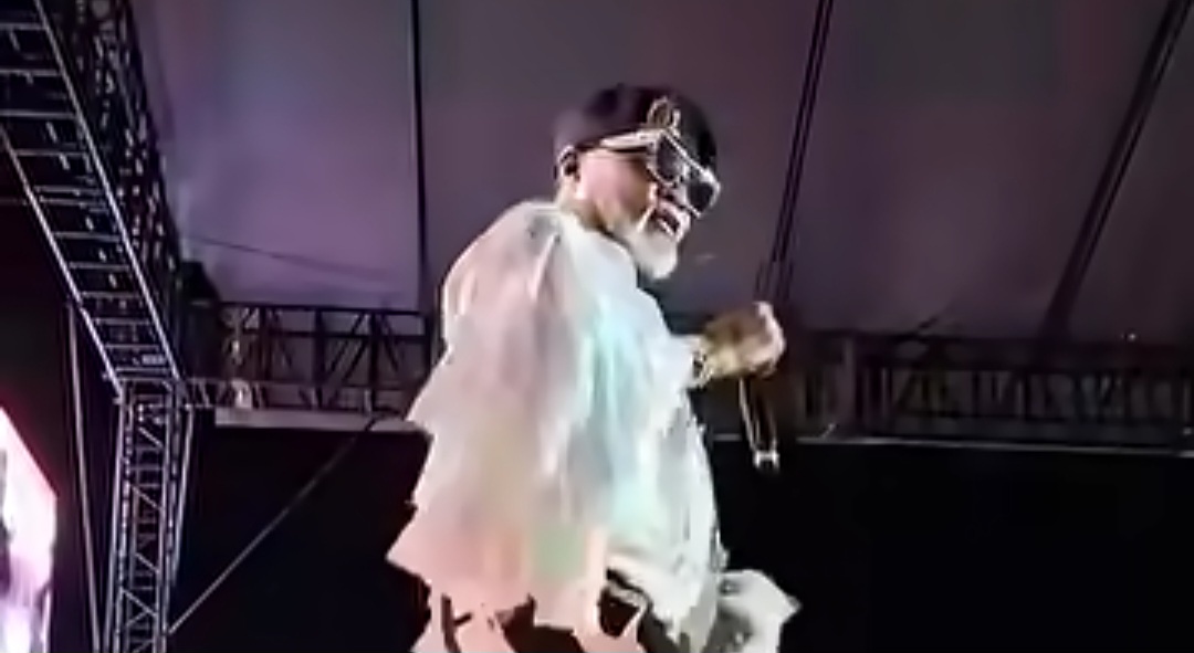 Koffi Olomide’s Head Turning Outfit at Machoka Concert Has Kenyans Talking