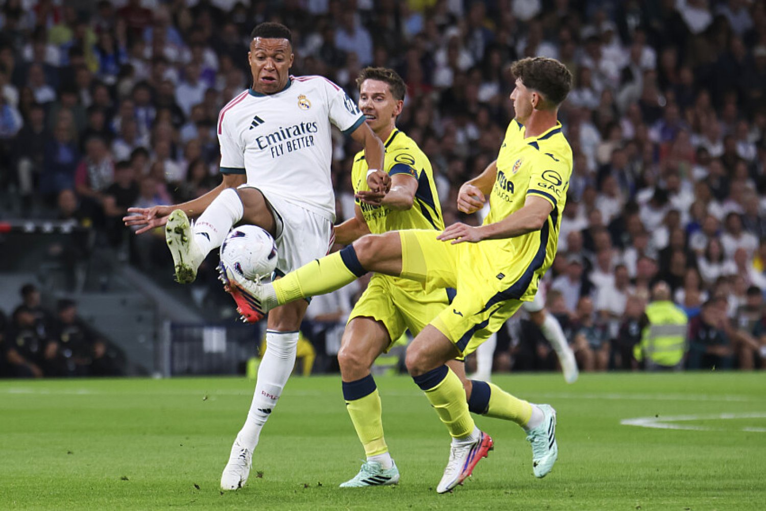 Liga – Le Real Madrid vient à bout du Villarreal CF malgré l’expulsion directe de Vinicius Jr ! (résumé)