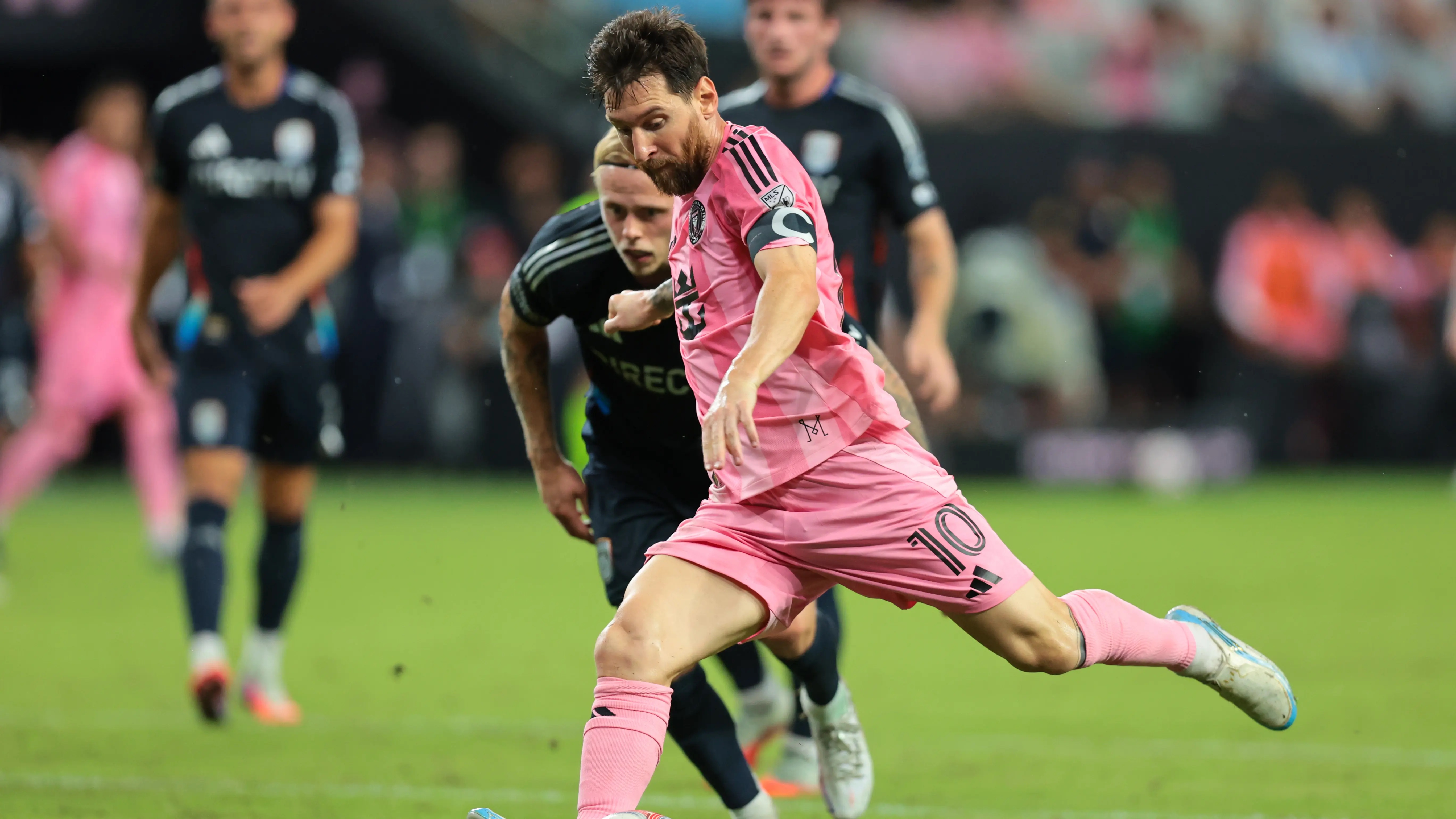 Lionel Messi Tops Baseball Legends for Top 5 Sports Card Sales of the Week