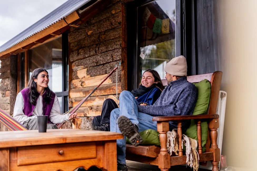 Should you split vacation costs 50/50 with friends? A financial therapist says try ‘cash yapping’ first