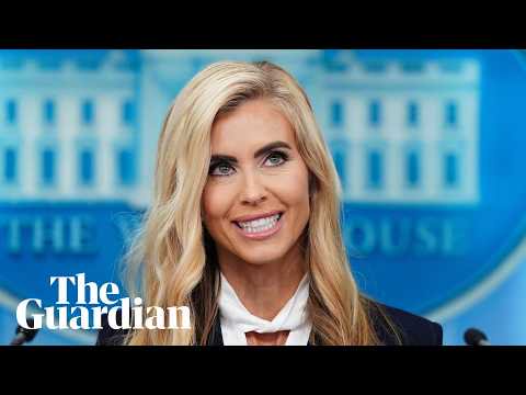 Katie Zacharia holds awkward debut briefing as Trump’s press secretary – video