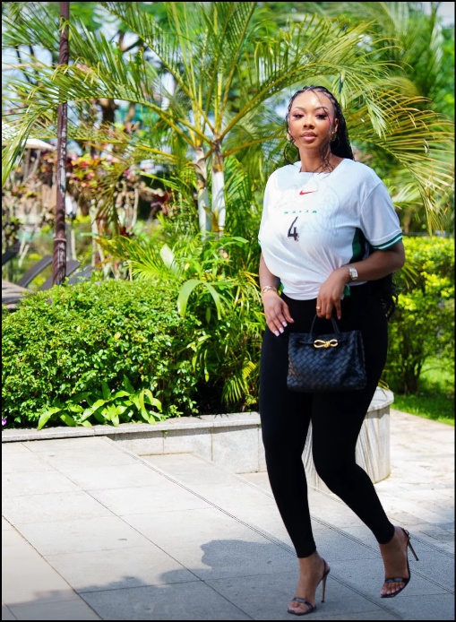 Footballer Wilfred Ndidi’s Ndidi’s Alleged Bae Rocks His Iconic Number 4 Jersey In Public