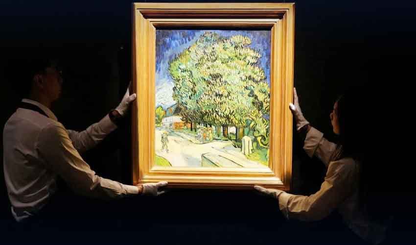 Hundreds queue for Van Gogh painting unseen for 60 years
