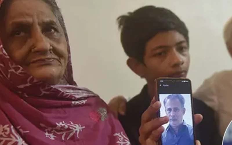 Compensation cheques distributed to families of Pakistanis killed in Somalia