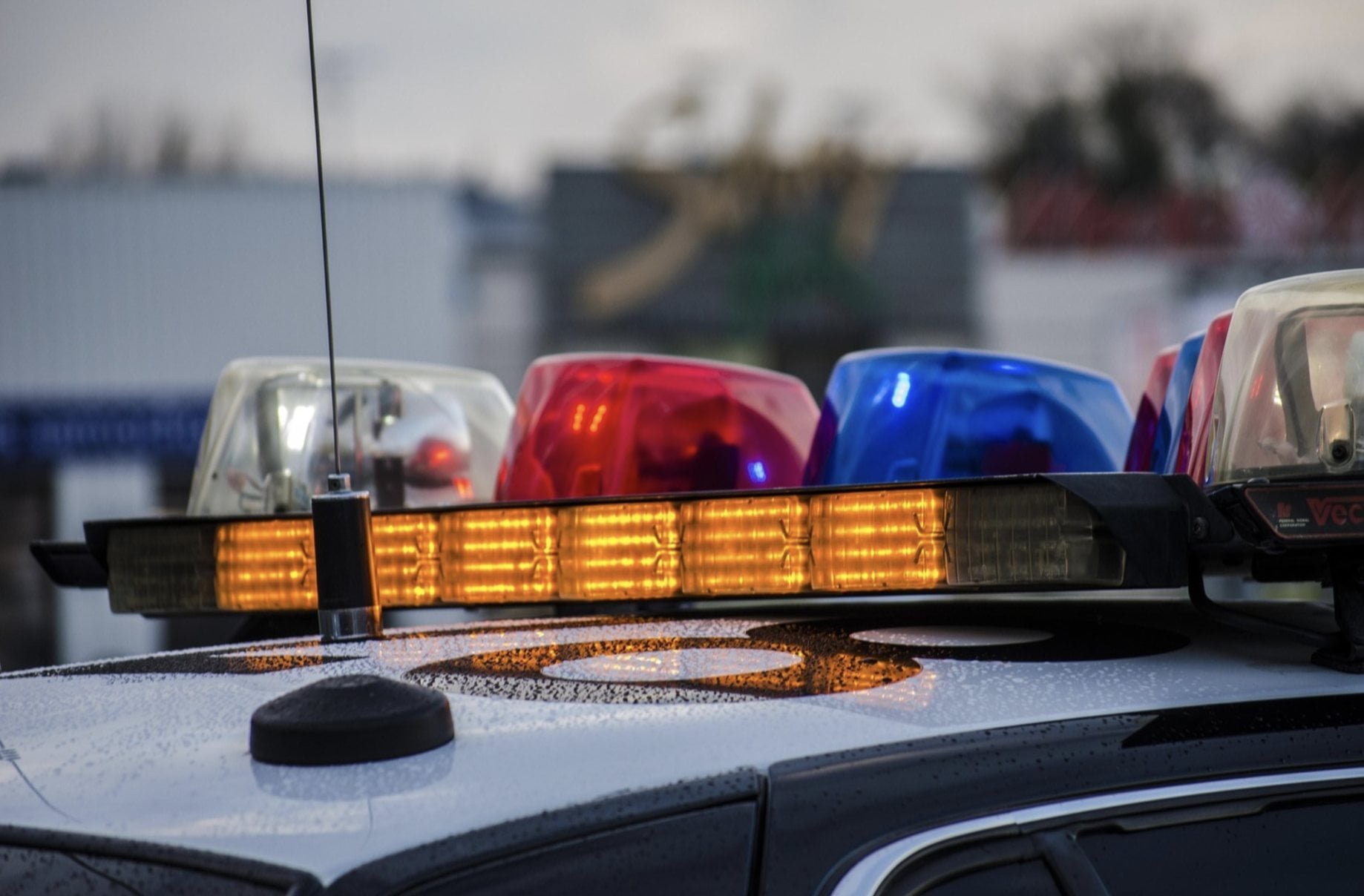 1 dead, 1 seriously injured after crash in St. Charles County