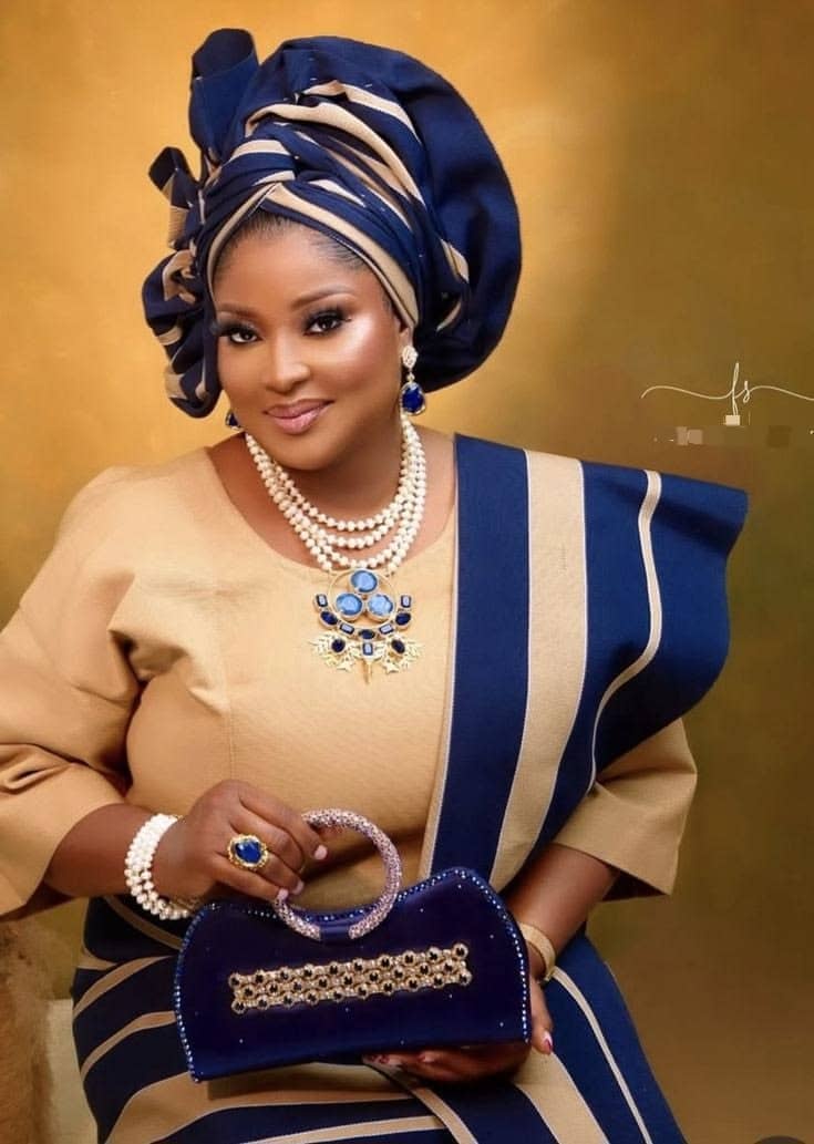 Lovely And Beautiful Outfits That Grandmas Can Rock At Wedding Occasions