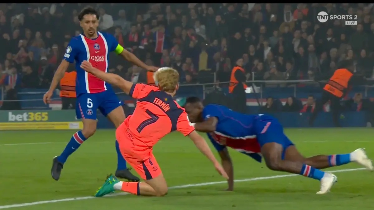 (Video): PSG star’s brave clearance saves a goal but earns him a boot to the head