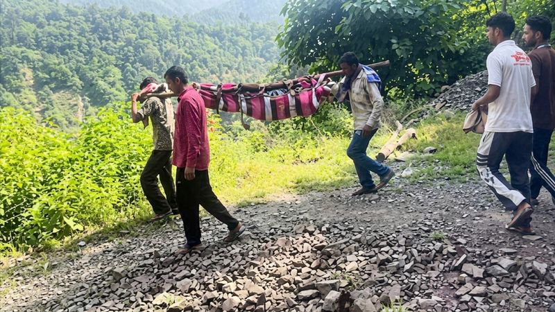 Road closed for months, grieving villagers forced to carry body for 6 km on foot in Himachals Sirmaur