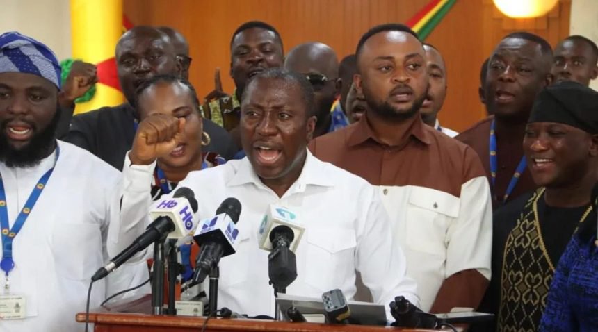 Minority rejects 9% public sector pay rise, demands immediate review