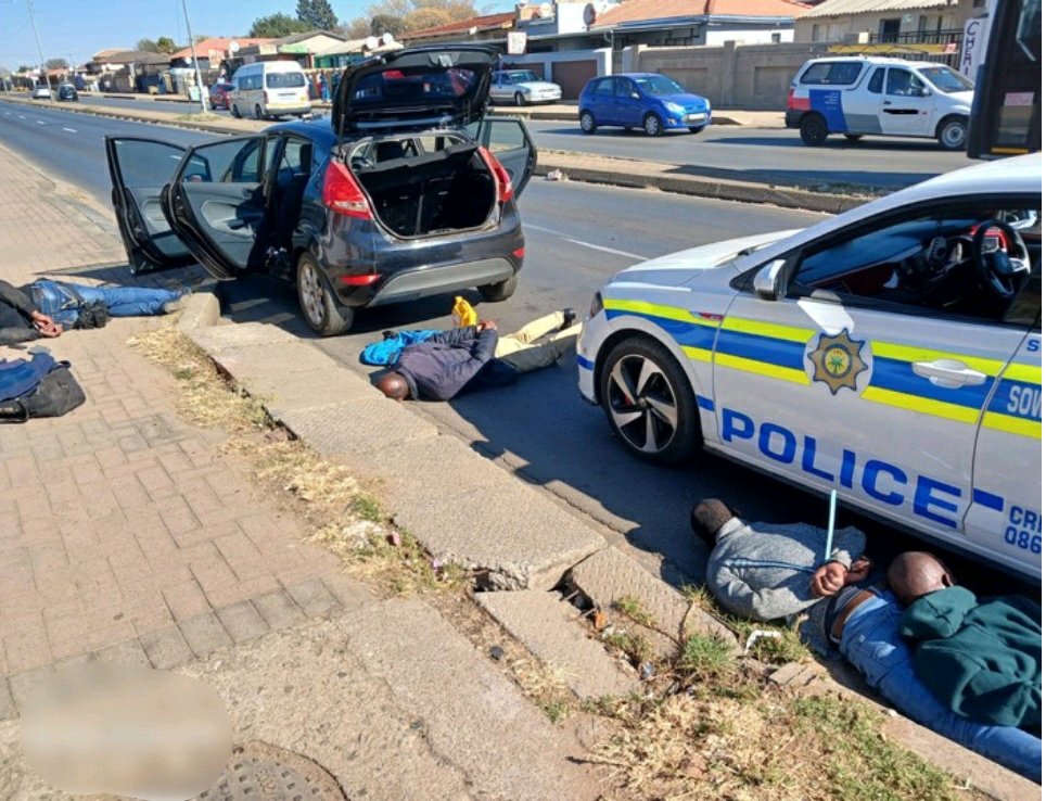 Police Escape Death After Being Attacked By 3 Armed Men During Attempt Robbery & Murder