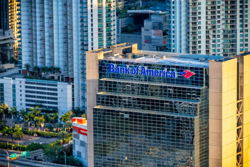 Warning as major banks including Bank of America to close all branches for 24 hours and FREEZE online transactions