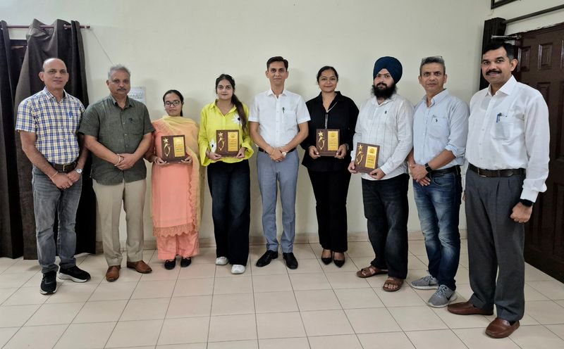 4 JC DAV College students top PU postgraduate examinations