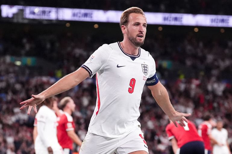 Harry Kane equals England record, scores twice in 3-0 win over Czechia
