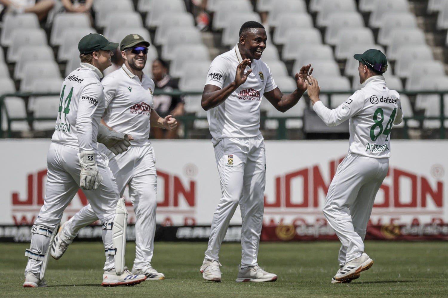 Proteas bowlers strangle Australia to wrap up 2-1 Test series victory