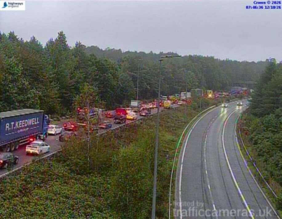 M3 closed LIVE: Motorway shut in Eastleigh after ‘police led incident’ – severe delays