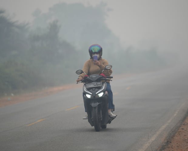 Indonesia wildfire fuelled by El Niño razes 300 homes