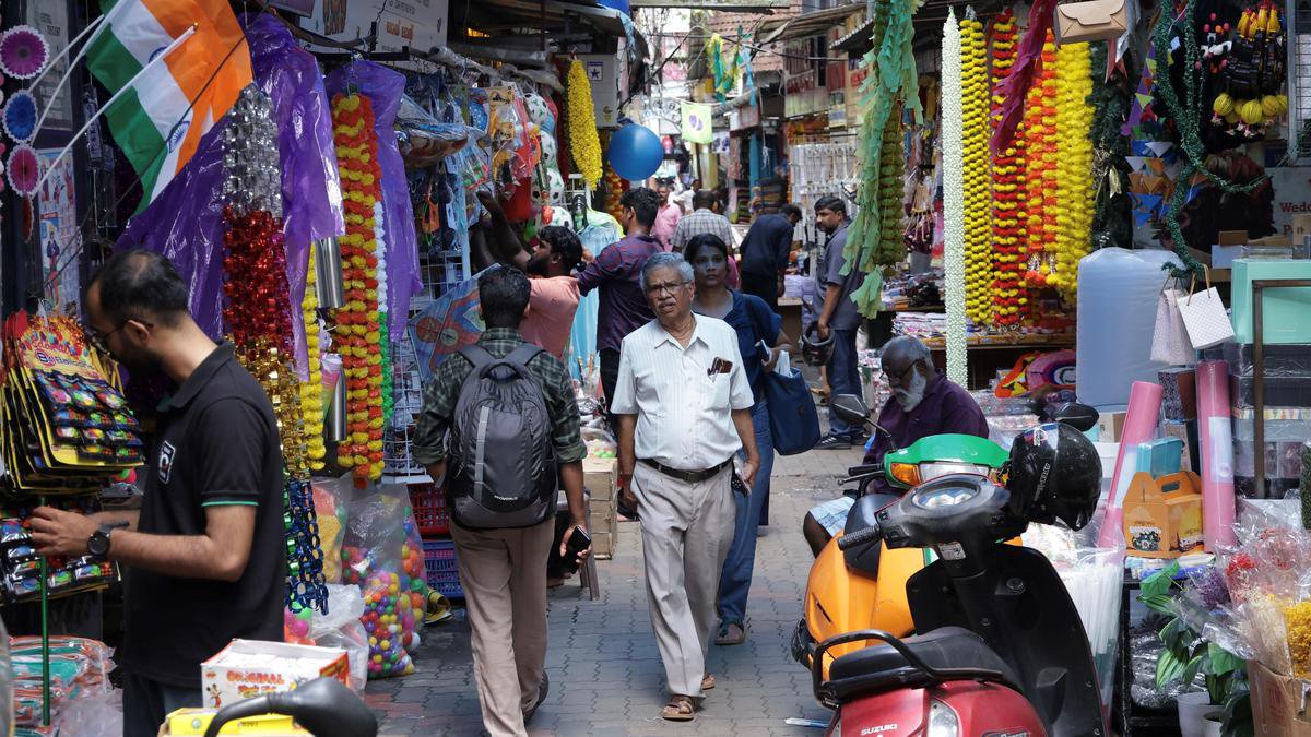 Broadway parking issue referred to Kochi Town Planning Committee for long-term solution
