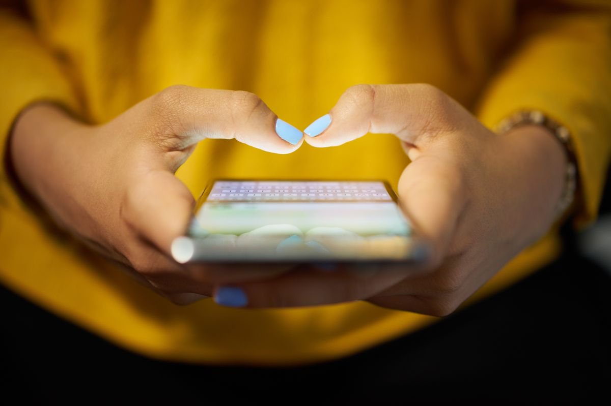 Phone callers who say 3 words should ring alarm bells – hang up immediately