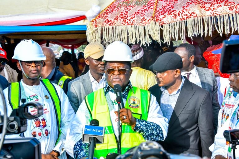FG begins N1.8 trn reconstruction of 401km Niger federal highway